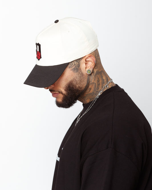 Stitched "D'Rose" Snapback in off-white/ black