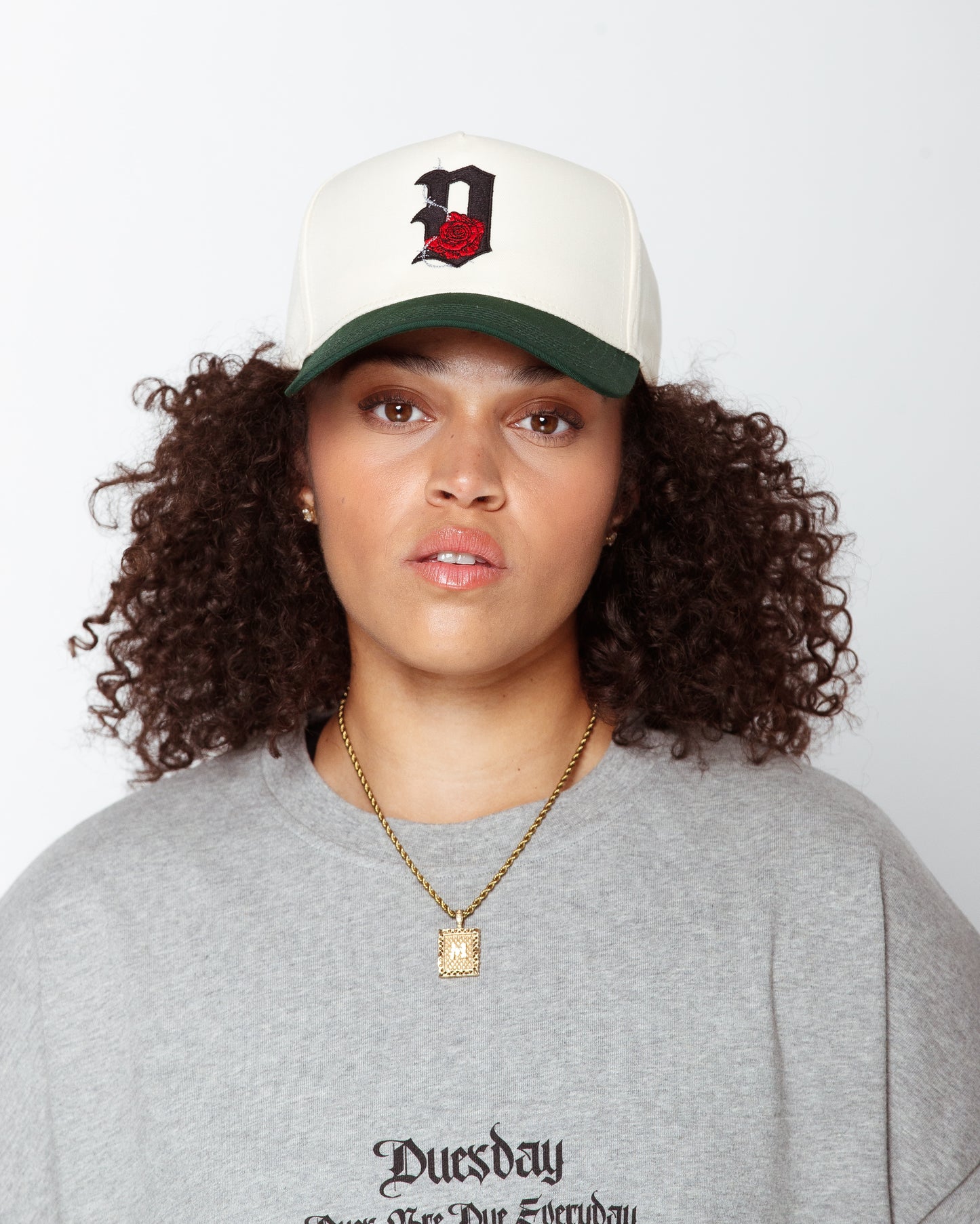 Stitched "D'Rose" Snapback in off-white/ hunter green