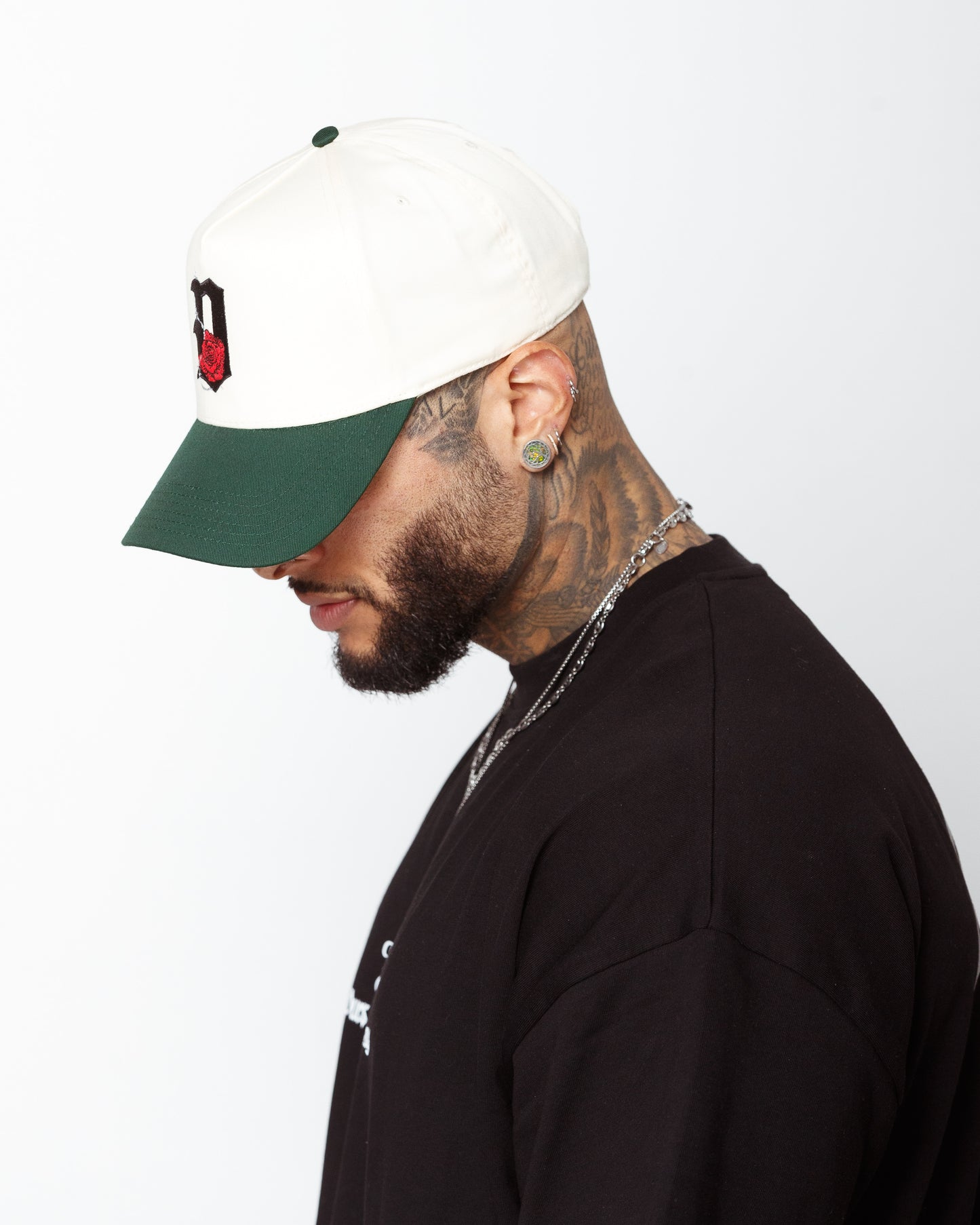 Stitched "D'Rose" Snapback in off-white/ hunter green