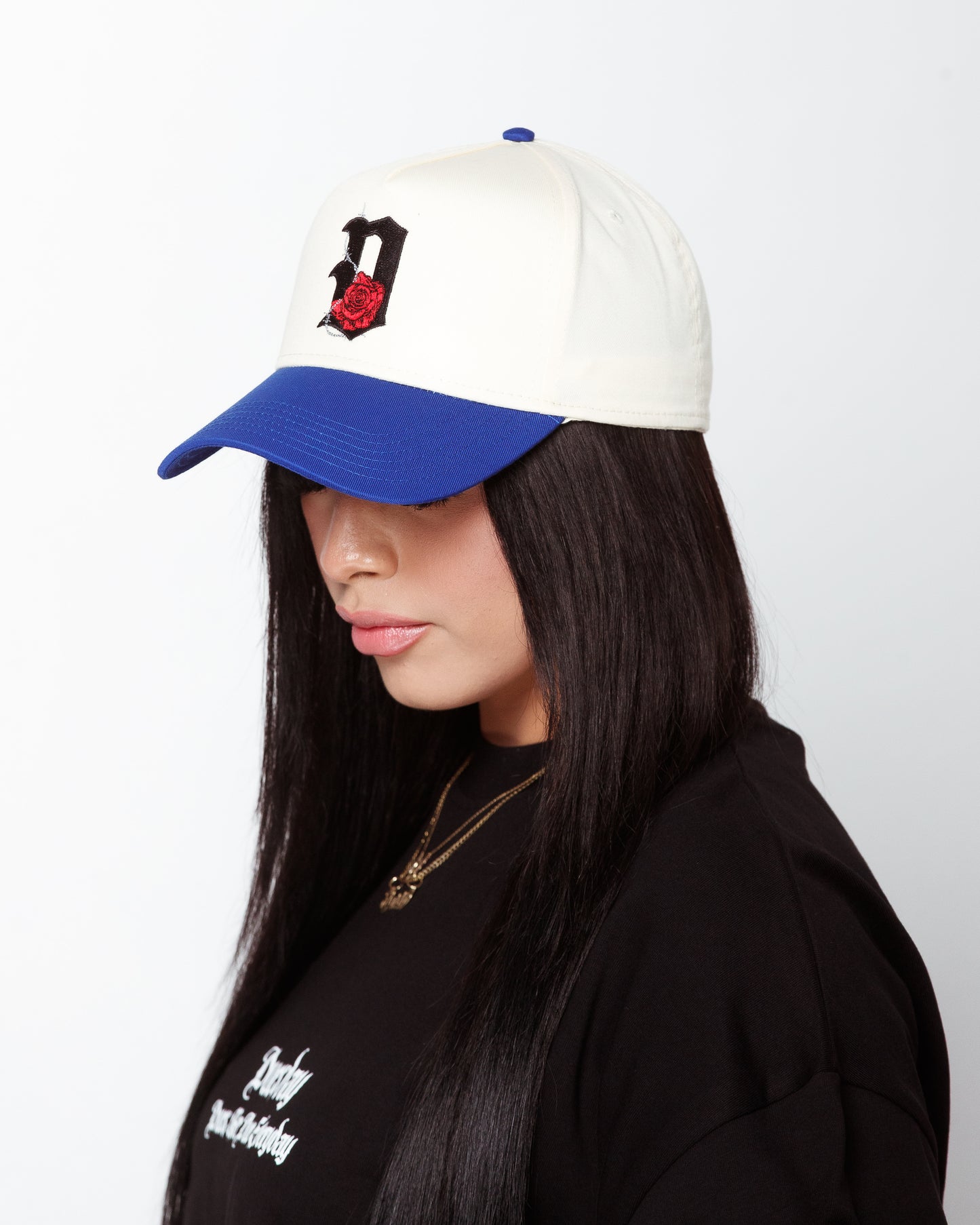 Stitched "D'Rose" Snapback in off-white/ royal blue