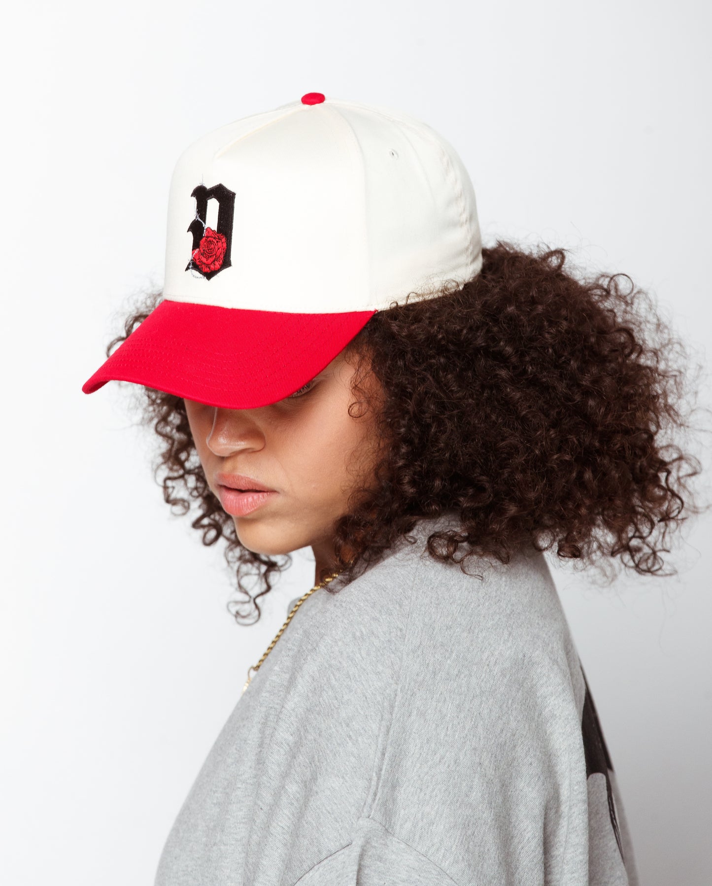 Stitched "D'Rose" Snapback in off-white/ red